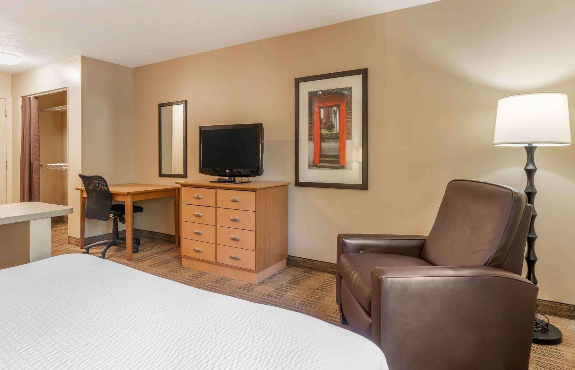 Extended Stay America Suites - Raleigh - Cary - Harrison Ave Eksteriør billede