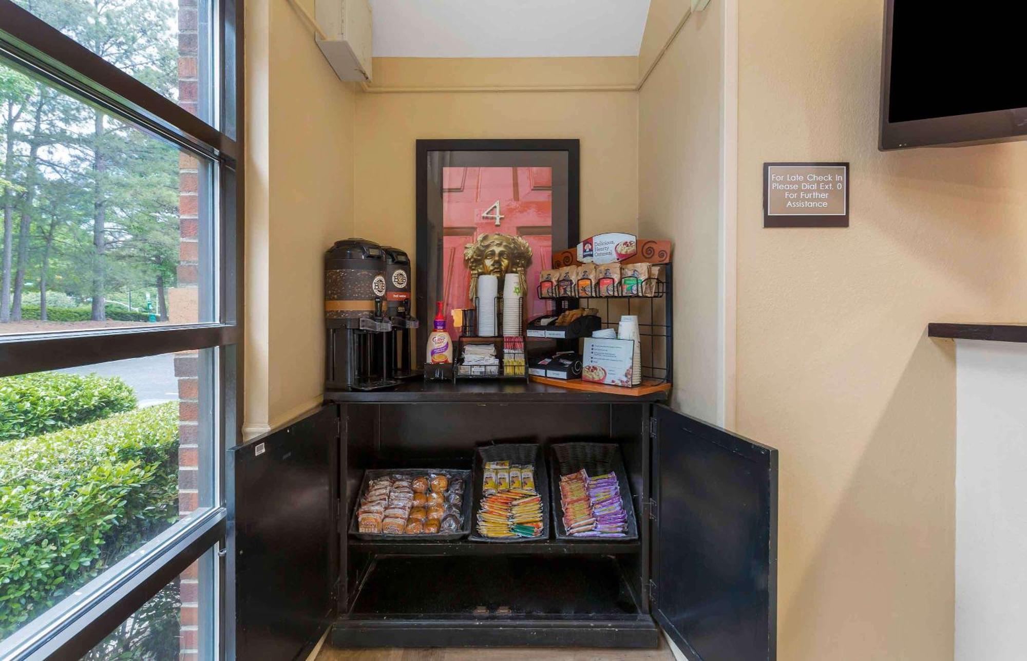 Extended Stay America Suites - Raleigh - Cary - Harrison Ave Eksteriør billede
