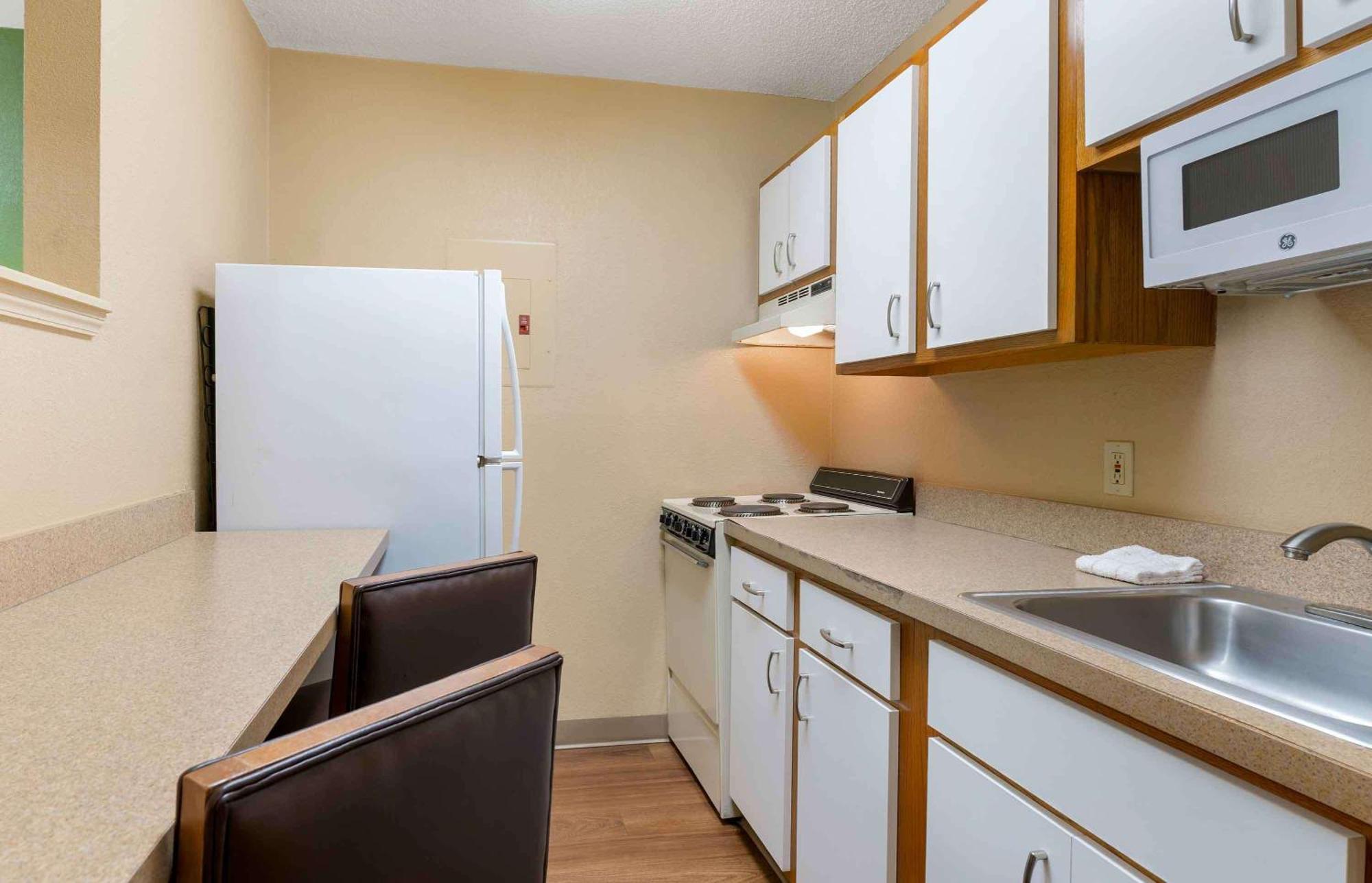 Extended Stay America Suites - Raleigh - Cary - Harrison Ave Eksteriør billede
