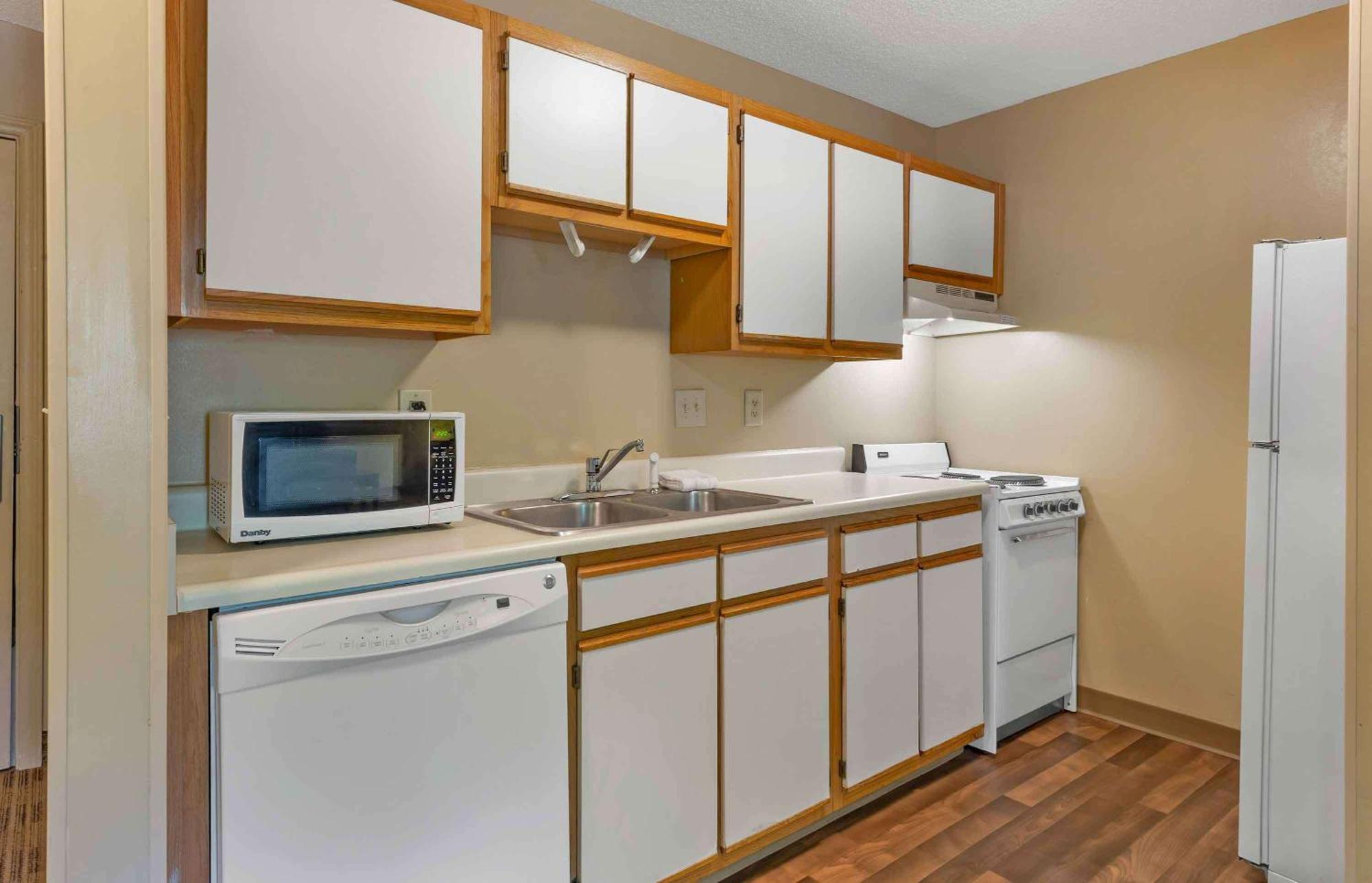 Extended Stay America Suites - Raleigh - Cary - Harrison Ave Eksteriør billede