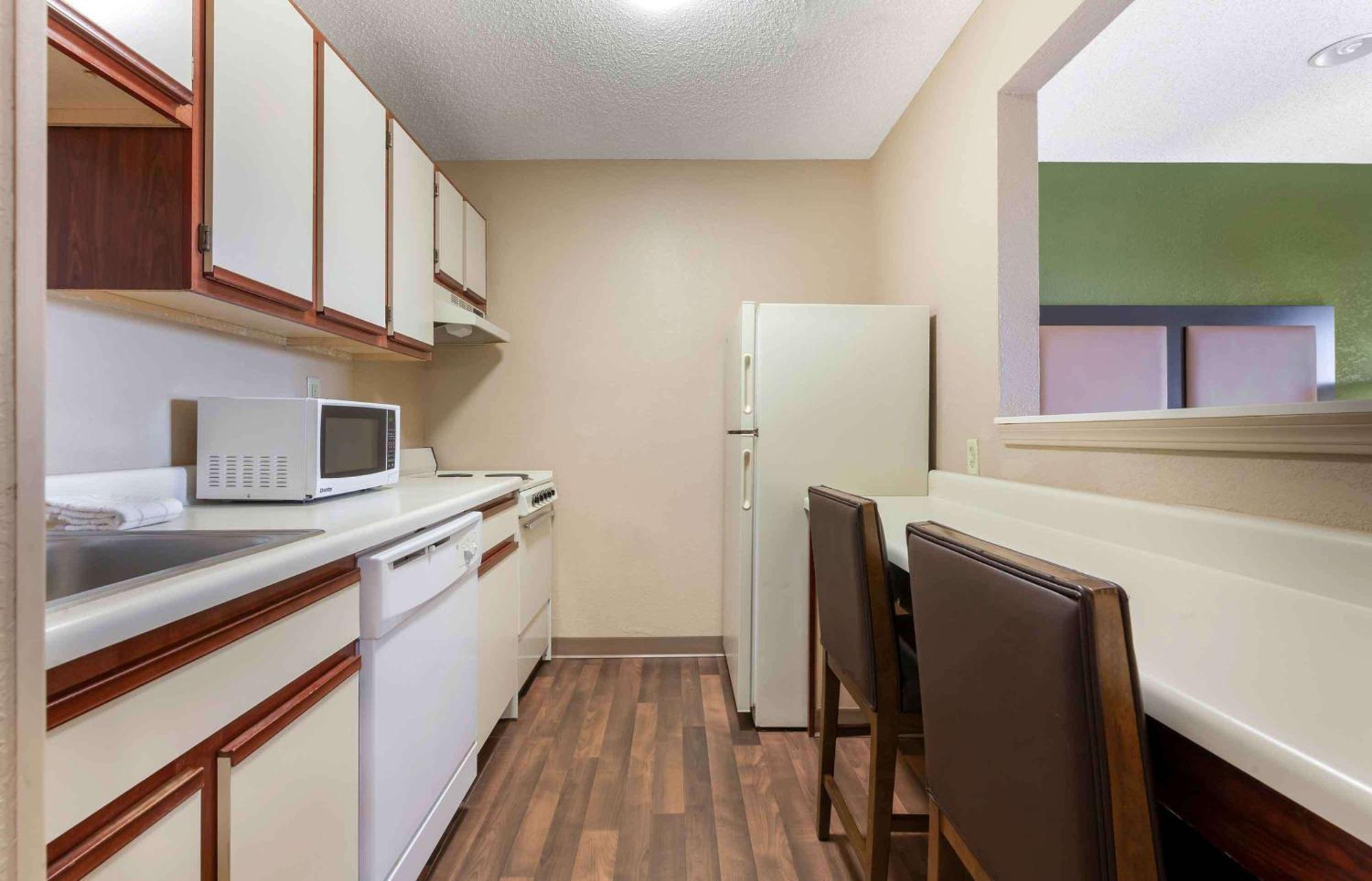 Extended Stay America Suites - Raleigh - Cary - Harrison Ave Eksteriør billede