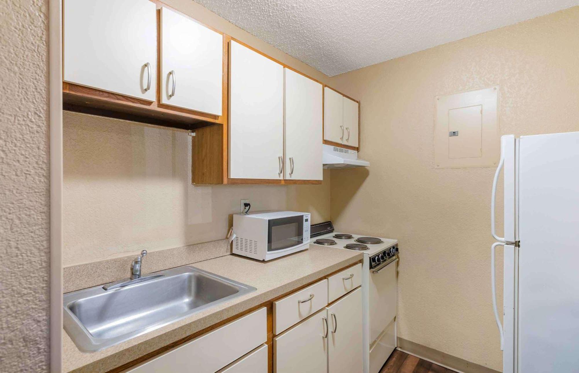 Extended Stay America Suites - Raleigh - Cary - Harrison Ave Eksteriør billede