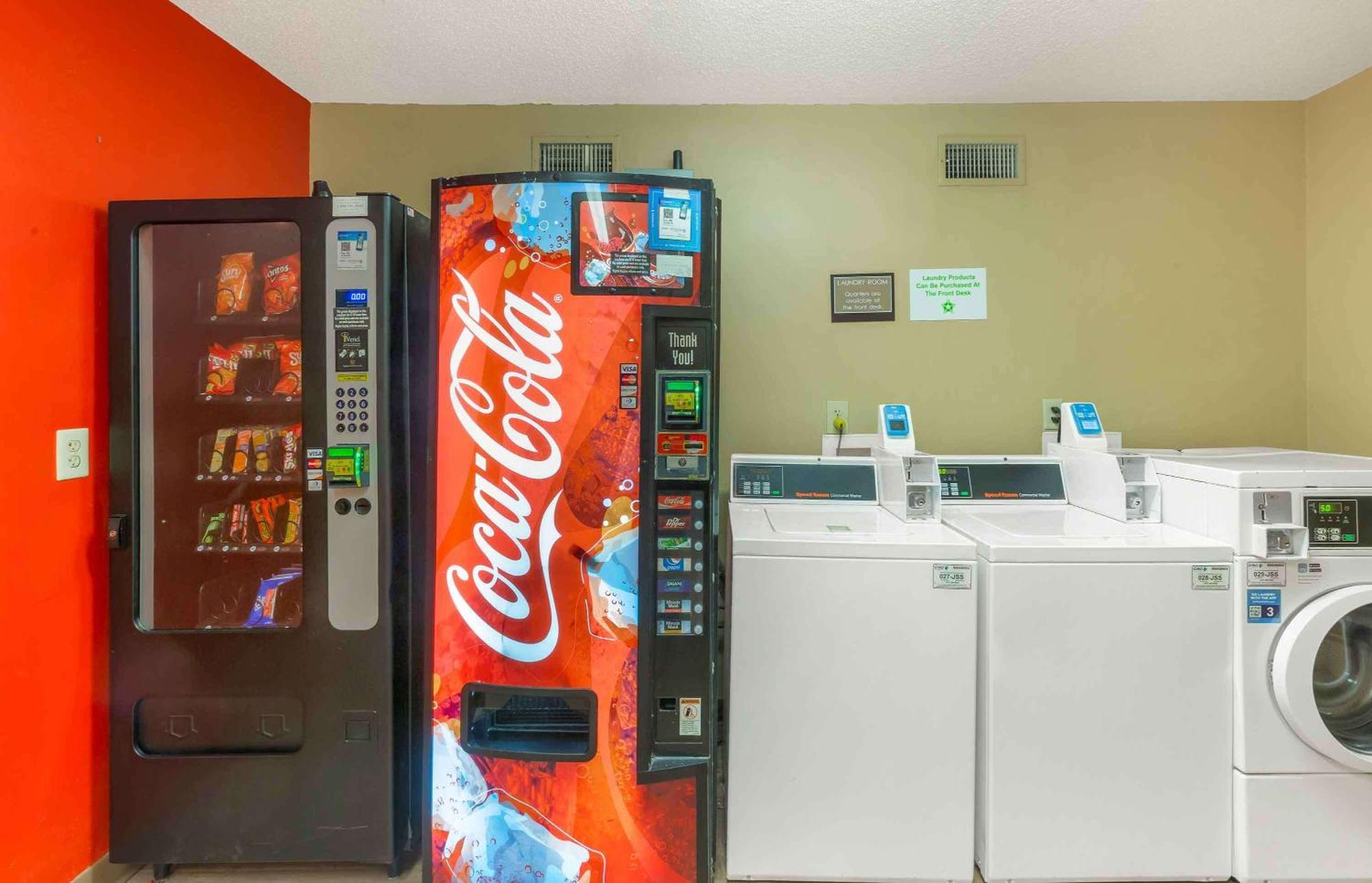 Extended Stay America Suites - Raleigh - Cary - Harrison Ave Eksteriør billede