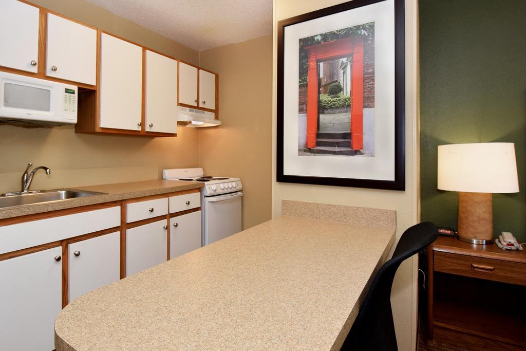 Extended Stay America Suites - Raleigh - Cary - Harrison Ave Eksteriør billede